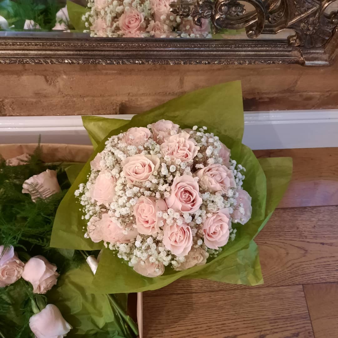 Pretty pink roses for the lovely Bride Rebecca

Congratulations to Rebecca & Matthew who married on Monday @thewestmill  
Hope you had a magical day